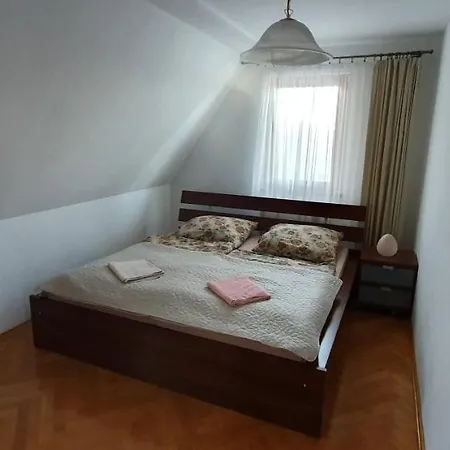 Dworek Nad Potokiem *