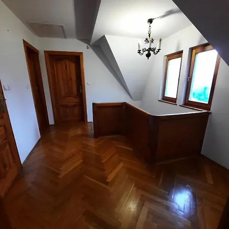 Dworek Nad Potokiem بيت للعطل