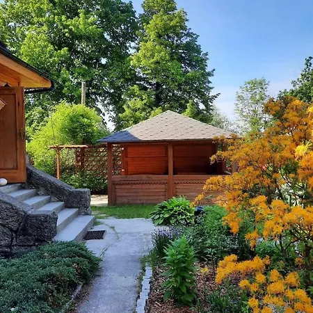 بيت للعطل Dworek Nad Potokiem كارباش