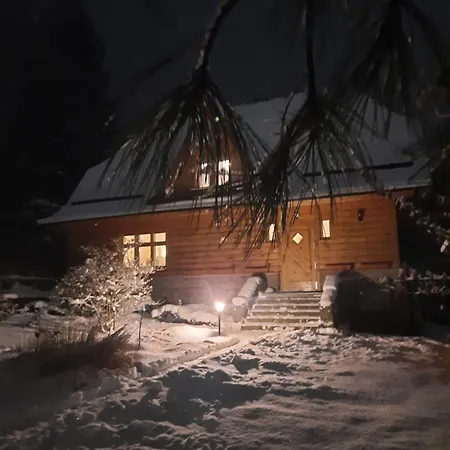 Dworek Nad Potokiem Semesterbostad *