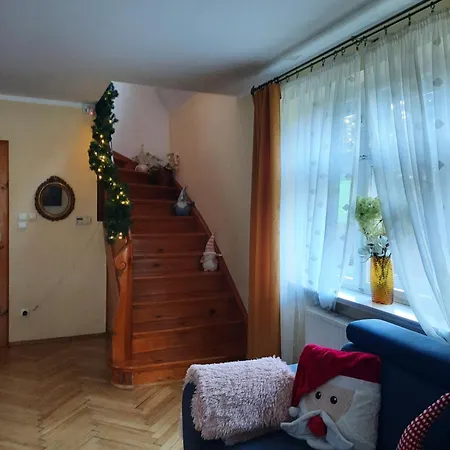 Dworek Nad Potokiem بيت للعطل *